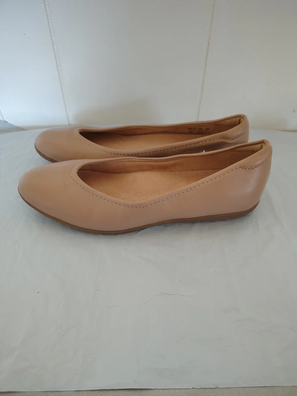 Naturalizer Nude Beige Leather Ballet Flats - Size 8.5M